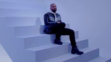 Boots Timberland 6 Inch Premium black Drake in her video clip Hotline Bling