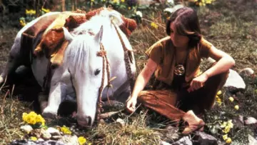 The necklace Auryn Bastien (Barret Oliver) in neverending story