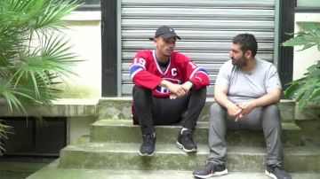 La paire de Nike Air Max 95 de Mister V dans l'émission Clique Dimanche avec Mouloud Achour