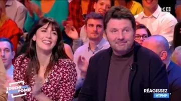 La robe bordeaux à fleurs de Nolwenn Leroy dans Touche pas à mon poste du 30/10/2017 #TPMP