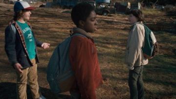 The backpack vintage Mike Wheeler (Finn Wolfhard) in Stranger Things S01E07
