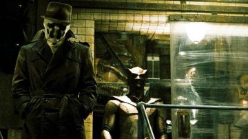 Abrigo marrón usado por Rorschach (Jackie Earle Haley) como se ve en el vestuario de la película Watchmen