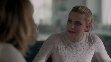 The sweater Derek Lam Betty Cooper (Lili Reinhart) in Riverdale S02E04