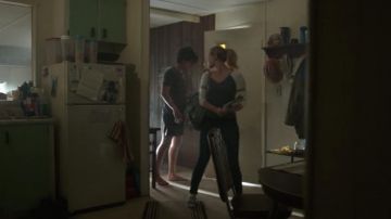 Sneakers low grey-Converse Chuck Taylor OX Dainty Betty Cooper (Lili Reinhart) in Riverdale S02E04