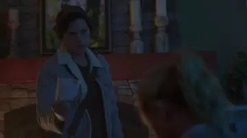 The jacket Levi's blue collar sheep of Jughead Jones (Cole Sprouse) in Riverdale S02E04