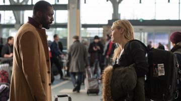 The coat, camel Dr Ben Bass (Idris Elba) in The mountain between us