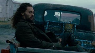 Le manteau de Arthur Curry / Aquaman (Jason Momoa) dans Justice League