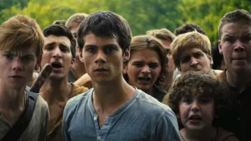 The t-shirt of Thomas (Dylan O'brien) in The Maze