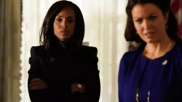 Le blaser Alexander McQueen d'Olivia Pope (Kerry Washington) dans Scandal S07E05
