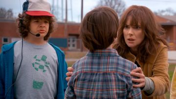Ballon à Air chaud t-shirt porté par Dustin Henderson (Gaten Matarazzo) comme on le voit dans des Choses plus étranges Saison 2 Épisode 2