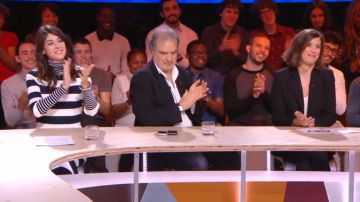 El vestido de jersey a rayas de Sandrine Calvayrac en La case en + del 14/10/2017