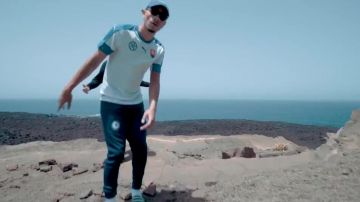 La camiseta Puma de la selección eslovaca de fútbol usada por Mister V en el Apolo13