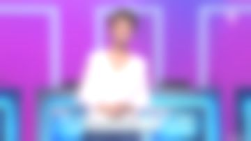 The white blouse with ruffles of Eglantine Eméyé in found the intruder in the 04/11/2017