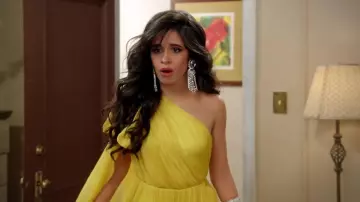 La robe (en rouge) Maria Lucia Hohan de Camilla Cabello dans son clip Havana