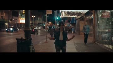 Denim Gilet par GUESS porté par Camila Cabello à la Havane Vidéo Clip