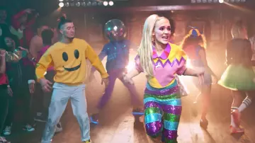 Le sweat smiley dans le clip Je sais pas danser de Natoo