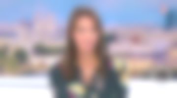 The printed shirt of Sophie Le Saint in Télématin