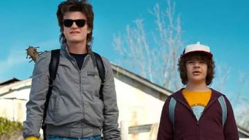 La veste grise de Steve Harrington (Joe Keery) dans Stranger Things S02E02
