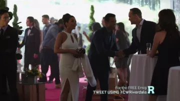 La robe blanche Likely de Hermione Lodge (Marisol Nichols) dans Riverdale S02E05