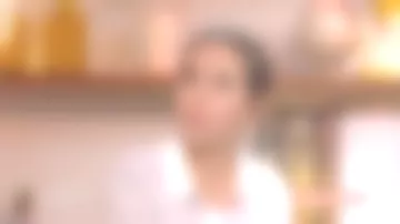 La chemise imprimée de Marie Perarnau dans La maison des maternelles du 10/11/2017