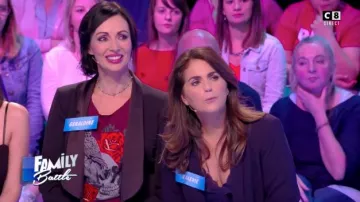 El top de seda y encaje de Valérie Bénaim en #FamilyBattle del 10/11/2017