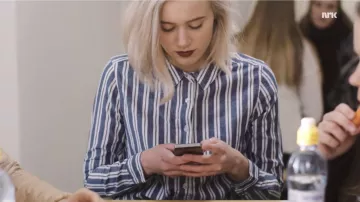 The striped shirt Noora Amalie Sætre (Josefine Frida Pettersen) in Skam S02E01