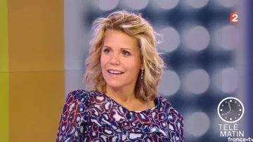 The top print of Laura Tenoudji in Télématin from the 07/11/2017