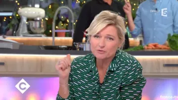 La camisa estampada de Anne-Elisabeth Lemoine en Cà vous del 06/11/2017