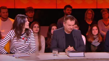 El jersey a rayas y bordado de Sandrine Calvayrac en La case en + del 11/11/2017