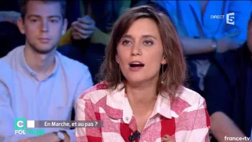 La camisa a cuadros de Camille Girerd en C politique del 05/11/2017