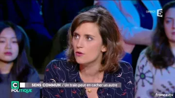 The printed shirt bird of Camille Girerd in C policy 12/11/2017