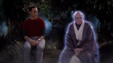 The red t-shirt 'Inner Circle' Design by Humans of Sheldon Cooper (Jim Parsons) in The Big Bang Theory S11E06