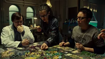 The game company Runwars which plays Cosima (Tatiana Maslany) and her colleagues in Orphan Black S02E08
