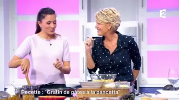 The Blouse navy printed red lips Sophie Davant in It is the program of the 16/11/2017