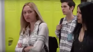 The plaid shirt of Maya Matlin (Olivia Scriven) in Degrassi : the Next Class S03E04