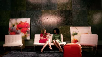 La robe verte à losanges Dolce & Gabbana de Monica Colby (Wakeema Hollis) dans Dynastie S01E06