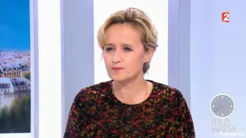 The Top velvet printed flowers by Caroline Roux in Télématin from the 14/11/2017