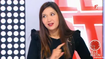 The sweater ruffled michelin-starred Anissa Arfaoui in Télématin from the 16/11/2017
