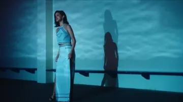 The outfit Paco Rabanne Selena Gomez in her video clip Wolves