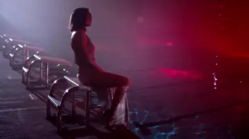 Shoes Louboutin of Selena Gomez in her video clip Wolves