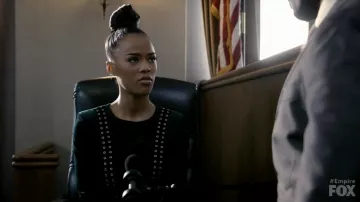 La robe de velours vert par Pierre Belmain porté par Tiana Brun (Serayah McNeill) dans l'Empire 4x06