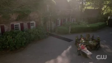 Le rouge maillot de bain porté par Cheryl Fleur (Madelaine Petsch) à Riverdale 2x06