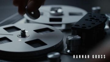 Le magnétophone dans le générique d'ouverture de Mindhunter