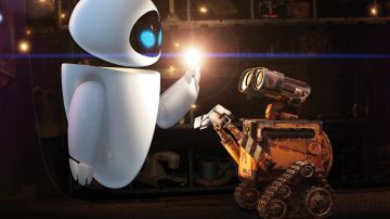 La réplica estatuilla de Eva sosteniendo una bombilla en Wall-E