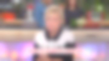 El jersey blanco y negro de Anne-Elisabeth Lemoine en Cà vous del 23/11/2017