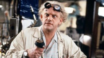 El traje completo de Doc Emmett Lathrop Brown (Christopher Lloyd) en Regreso al futuro