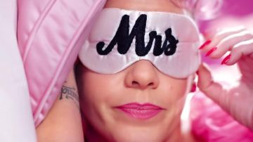 The mask of sleep, "Mrs." worn by P!nk in her video clip Beautiful Trauma