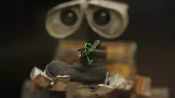 La réplique de la botte dans laquelle est plantée l'unique plante de la Planète Terre dans WALL-E