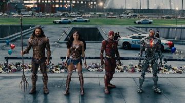 L'armure intégrale d'Aqua­man (Ja­son Mo­moa) dans Jus­tice League