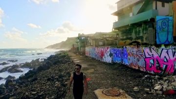 El barrio puertorriqueño de La Perla en San Juan con el Castillo de San Cristóbal al fondo en el clip Despacito de Luis Fonsi